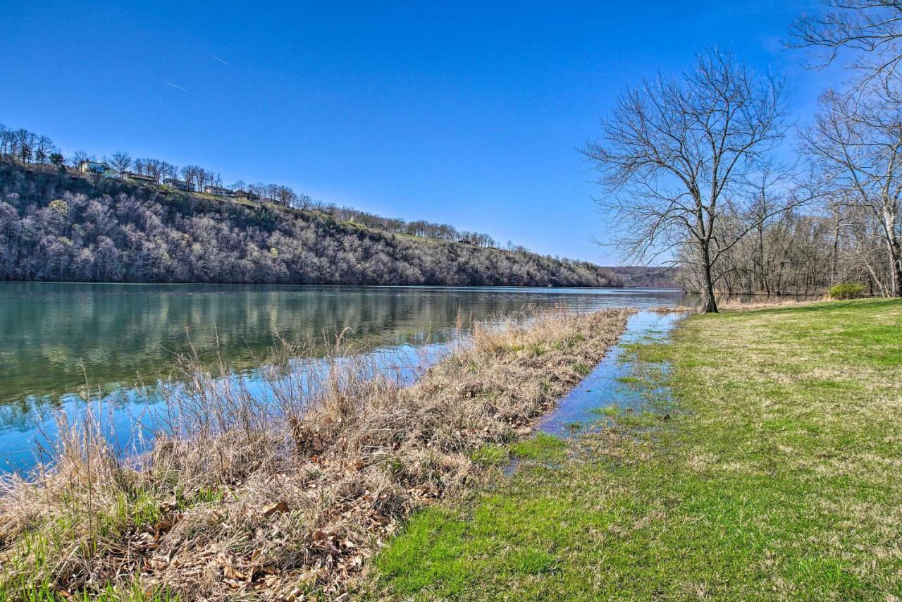 The Cozy Cottage With Lake Taneycomo Access! Брэнсон Экстерьер фото